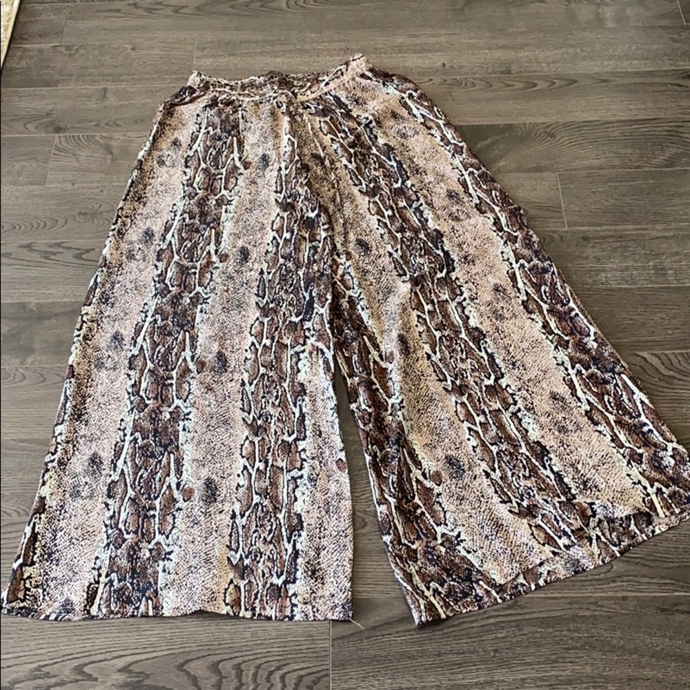 Wife leg pants